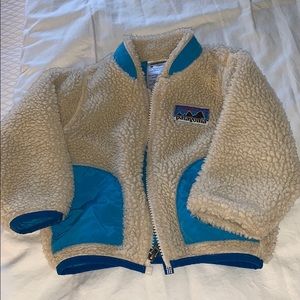 Patagonia fleece with blue lining